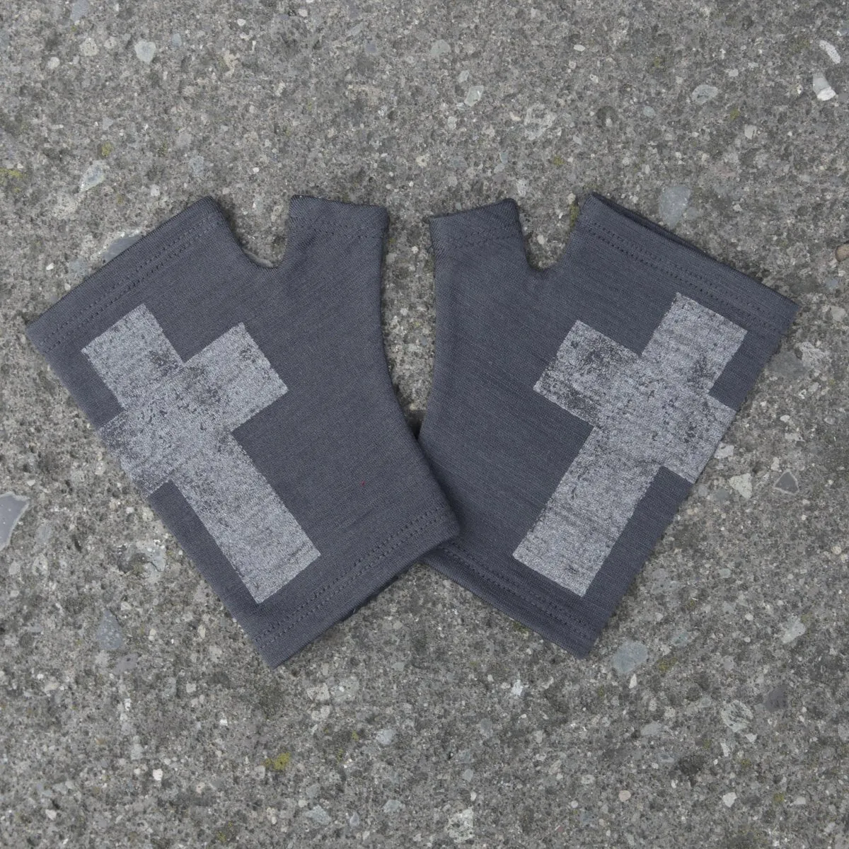 Charcoal hobo length cross printed merino fingerless gloves