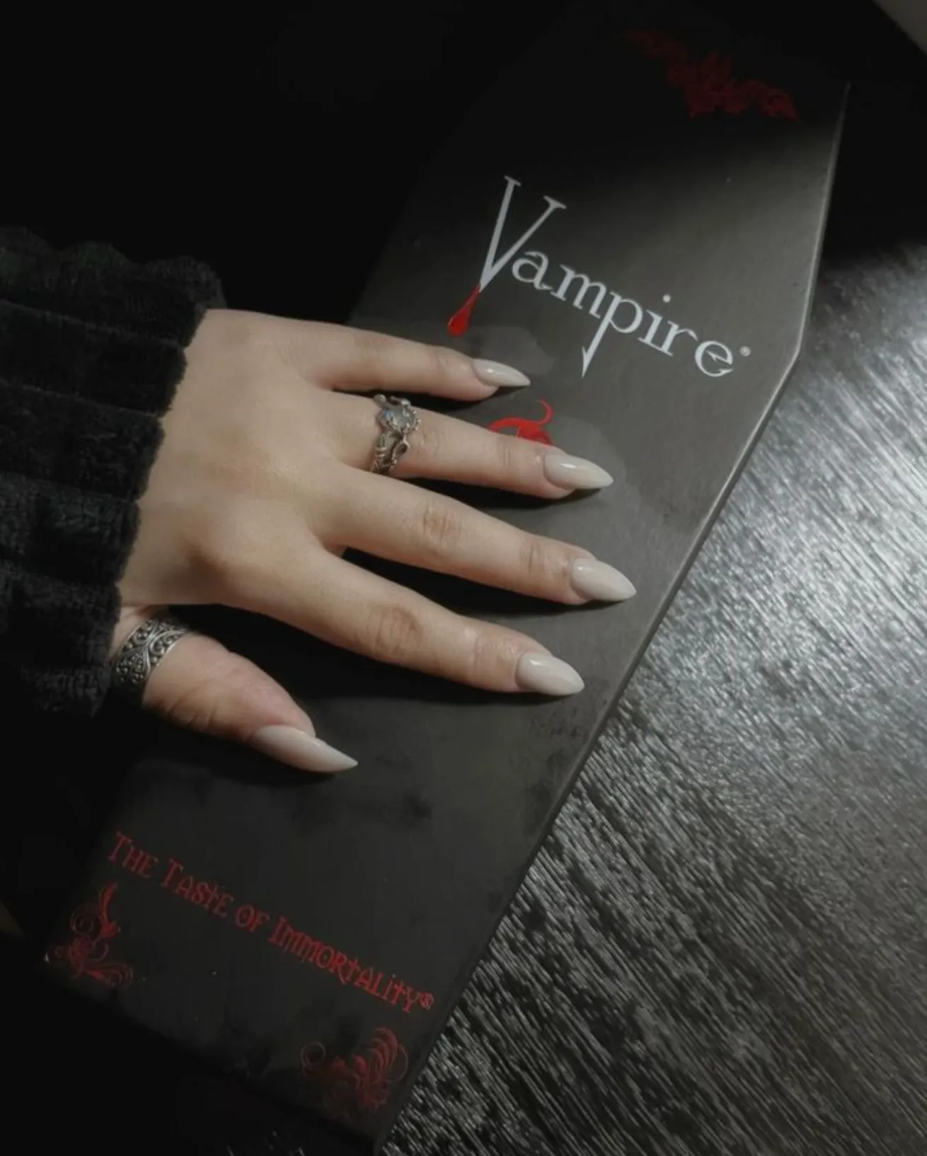 VAMPIRE® COFFIN & CAPE RED WINE TRILOGY